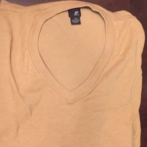 Men’s goldenrod v-neck sweater